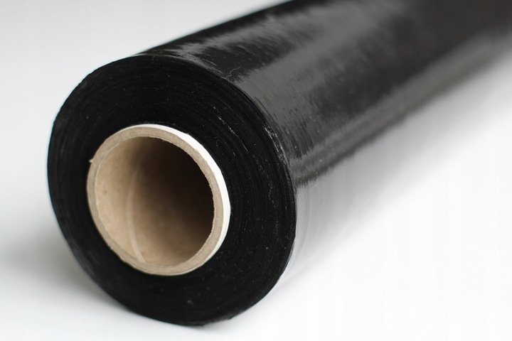 Czarna folia stretch 3kg z lekką tuleją 0,25kg Czarna folia stretch 3kg z lekką tuleją 0,25kg